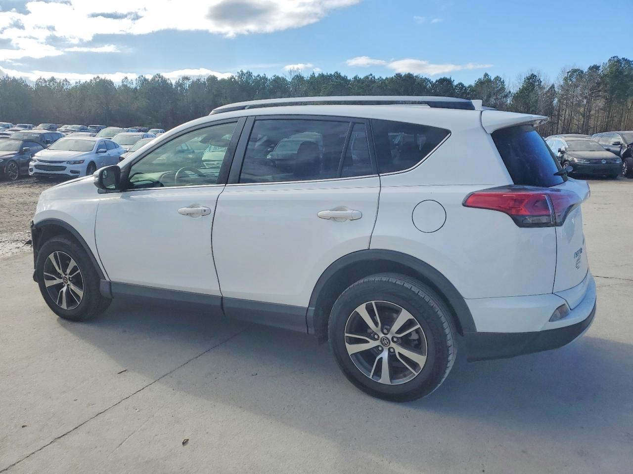 2017 TOYOTA RAV4 XLE photo 2
