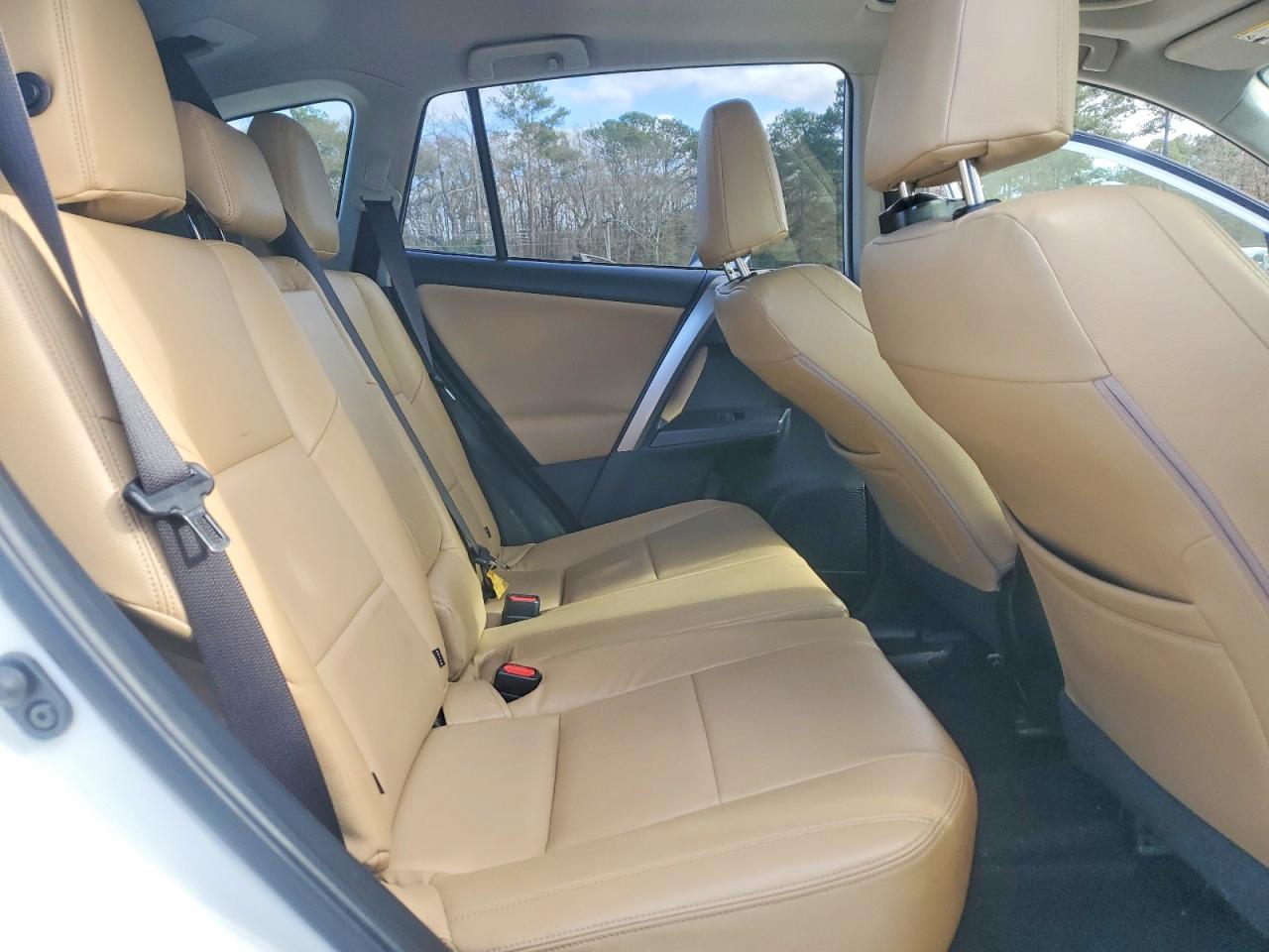 2017 TOYOTA RAV4 XLE photo 10