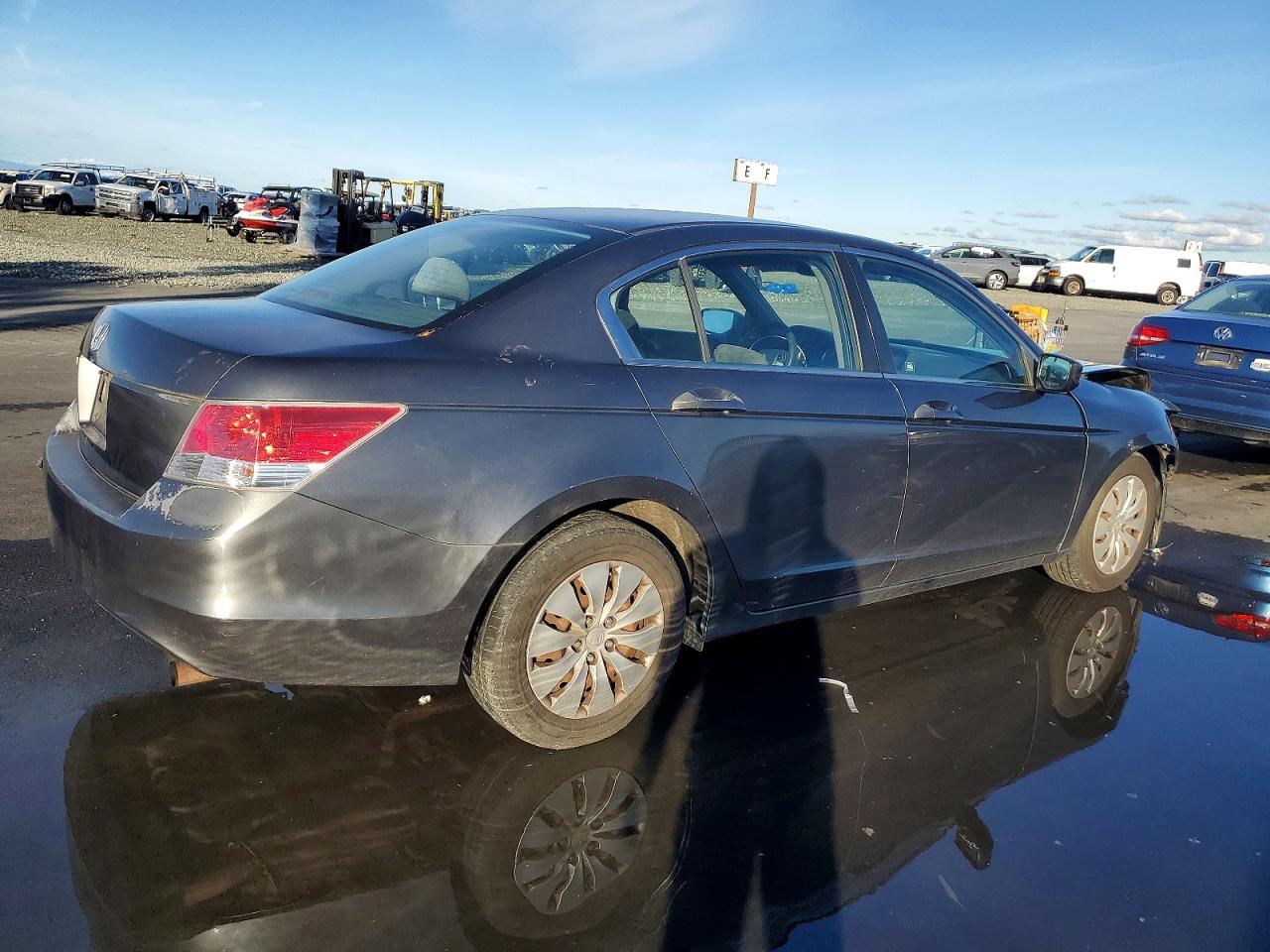 2010 HONDA ACCORD LX photo 3