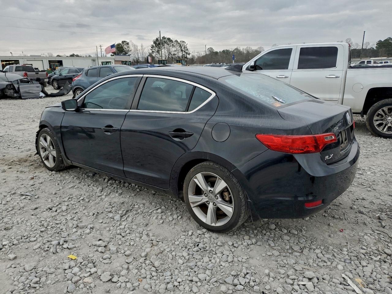 2013 ACURA ILX 20 TECH photo 2