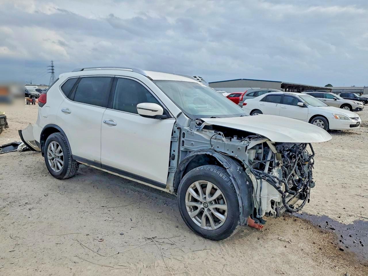 2017 NISSAN ROGUE S photo 4