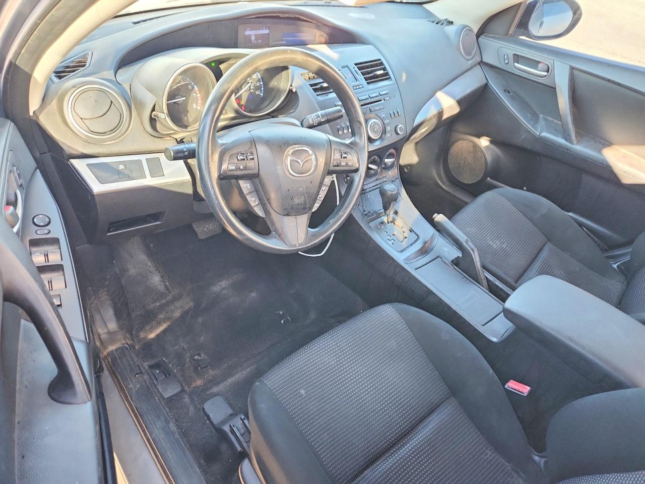 2013 MAZDA 3 I photo 8