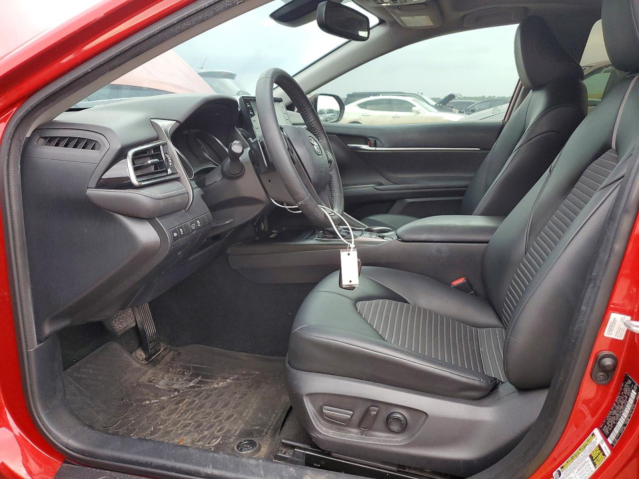 2022 TOYOTA CAMRY photo 13
