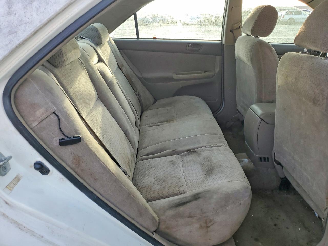 2002 TOYOTA CAMRY LE photo 10