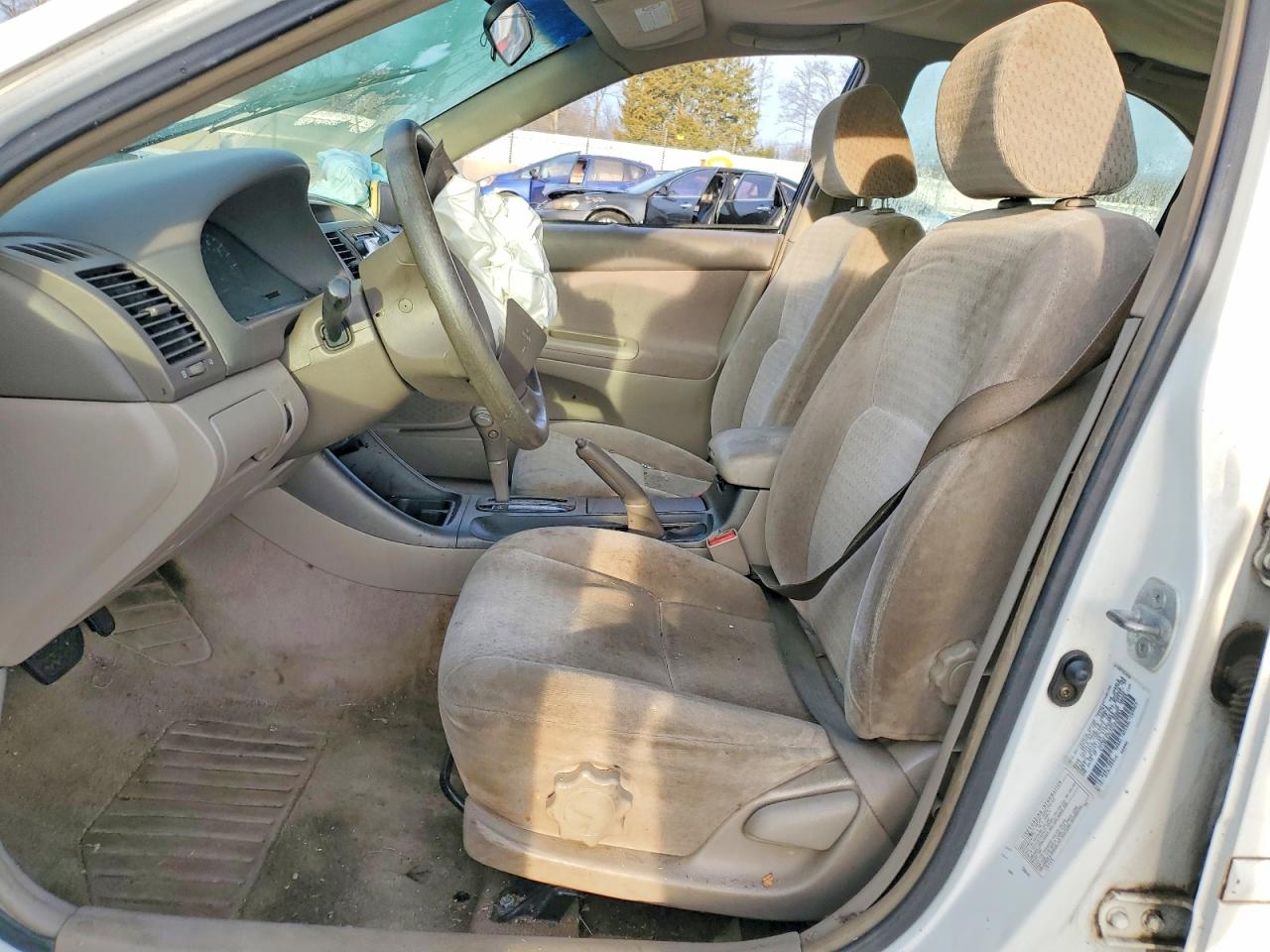 2002 TOYOTA CAMRY LE photo 7