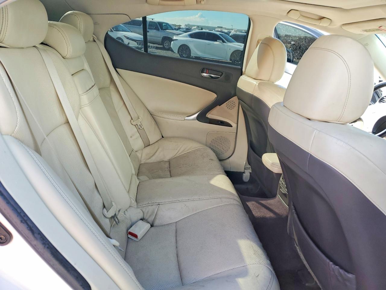 2010 LEXUS IS 250 photo 10