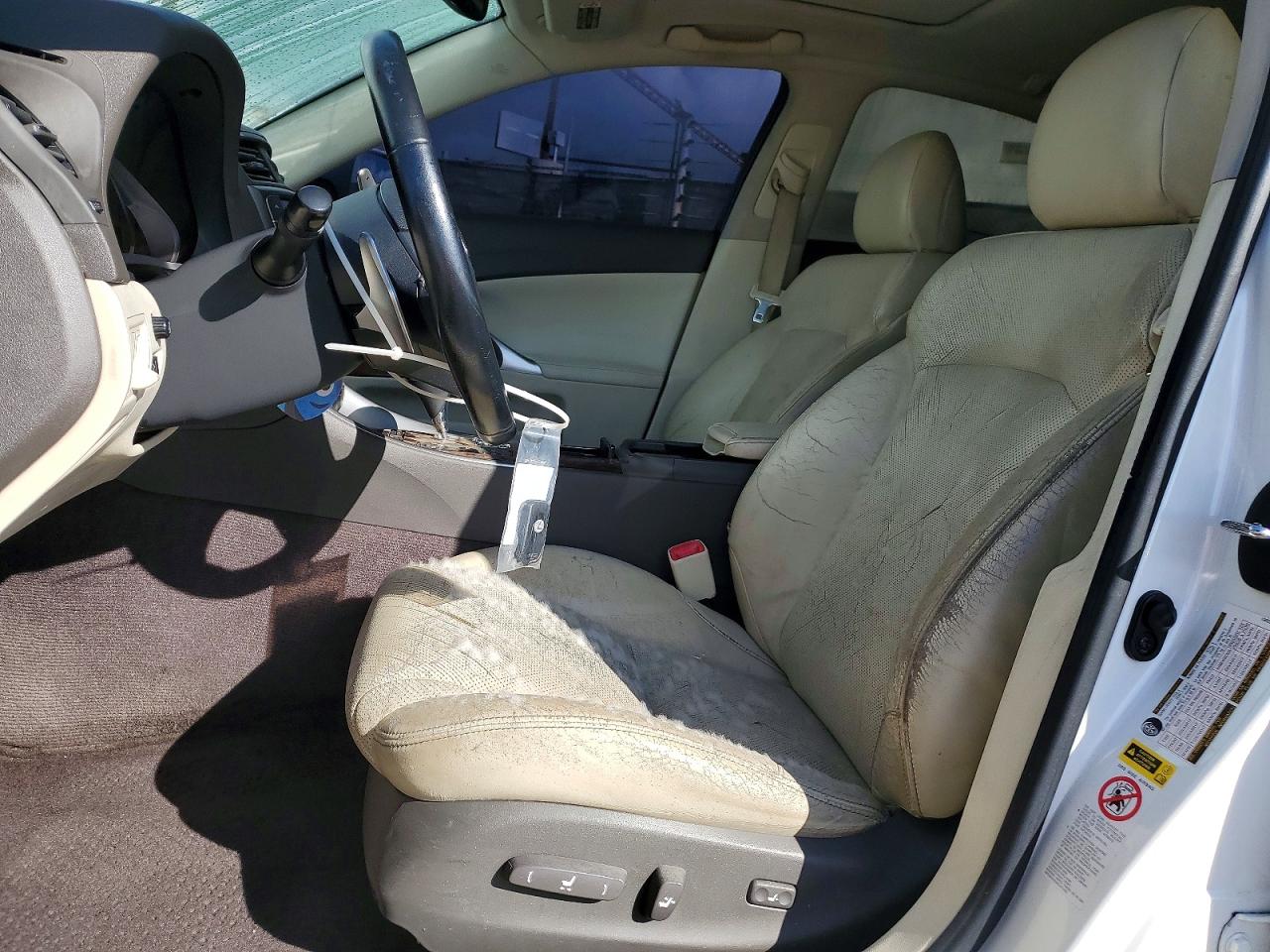 2010 LEXUS IS 250 photo 7