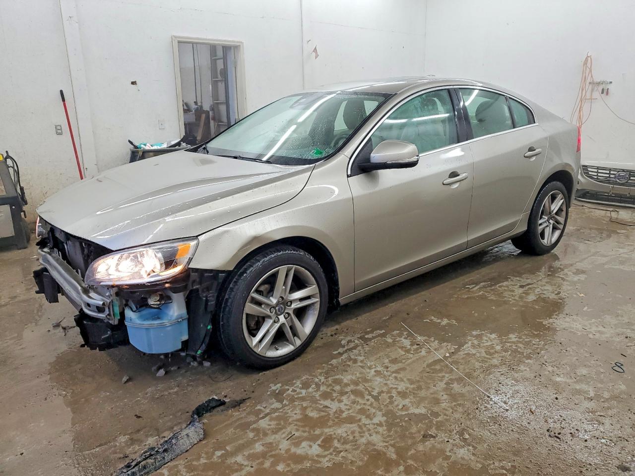 2015 VOLVO S60