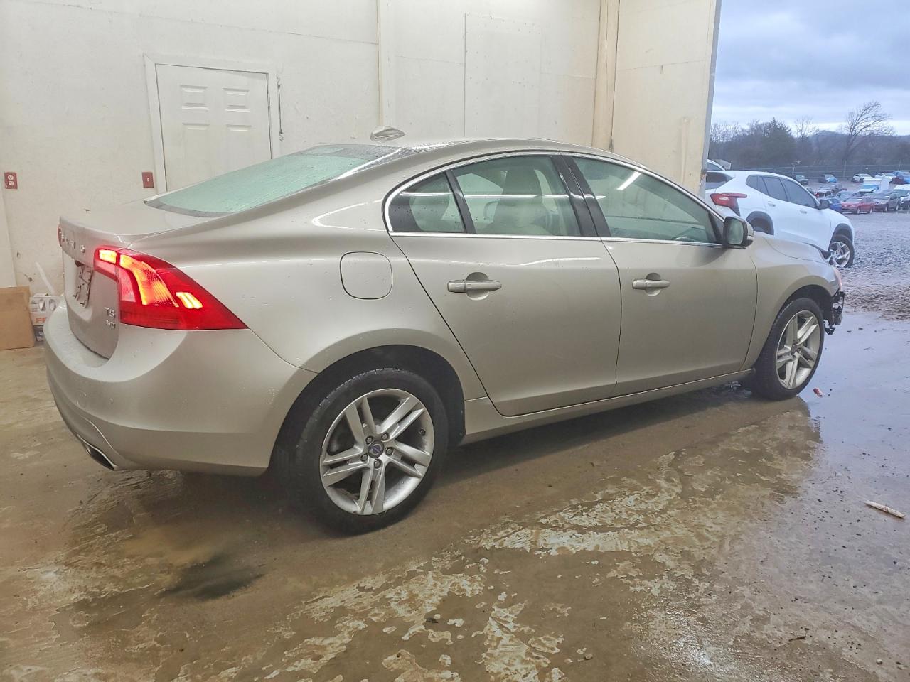 2015 VOLVO S60 PREMIER photo 3