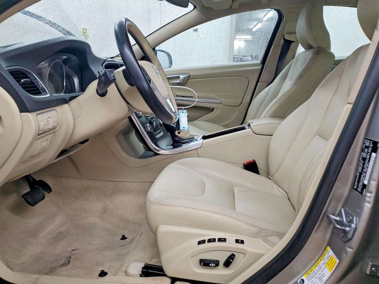 2015 VOLVO S60 PREMIER photo 7
