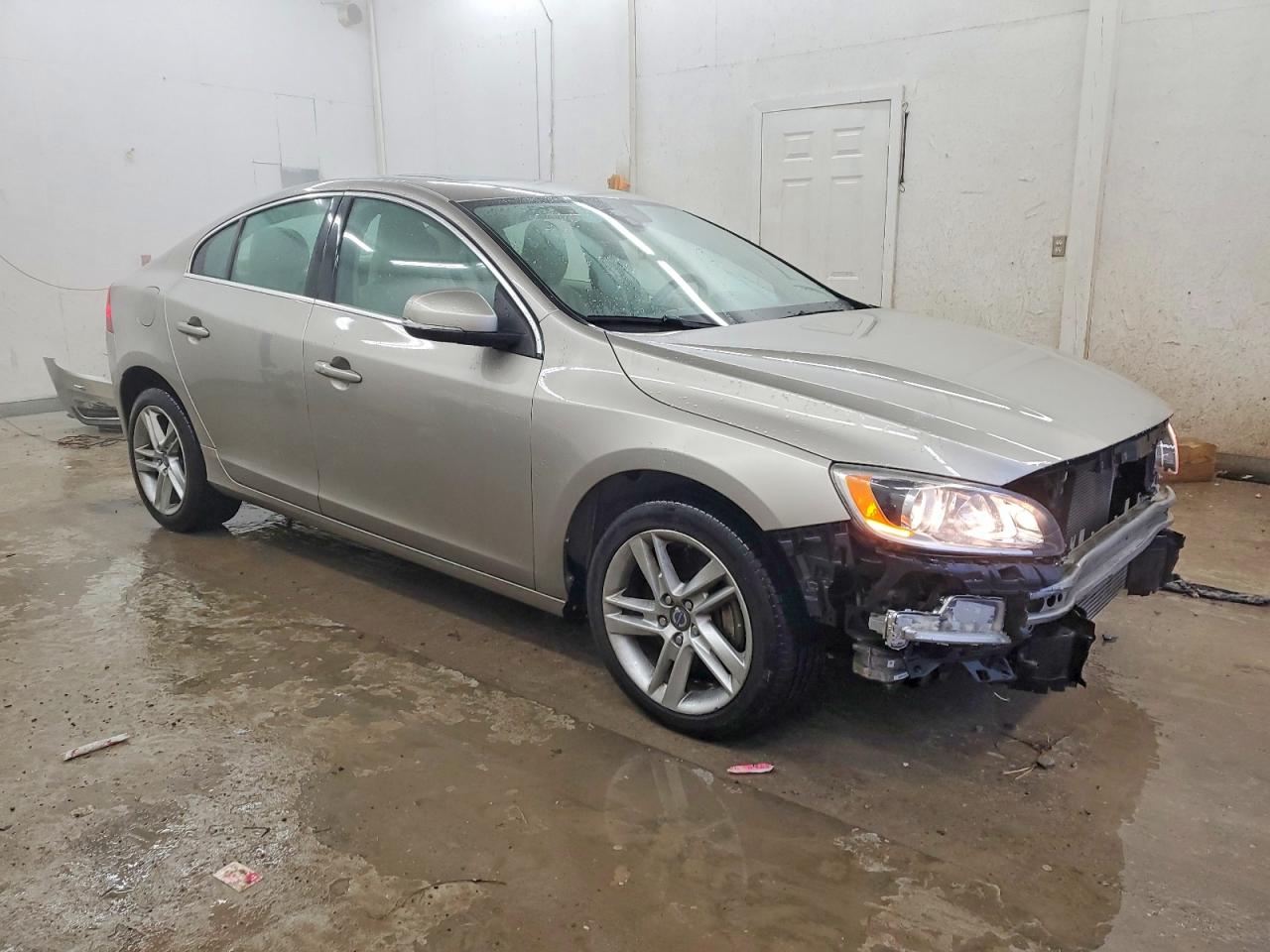 2015 VOLVO S60 PREMIER photo 4