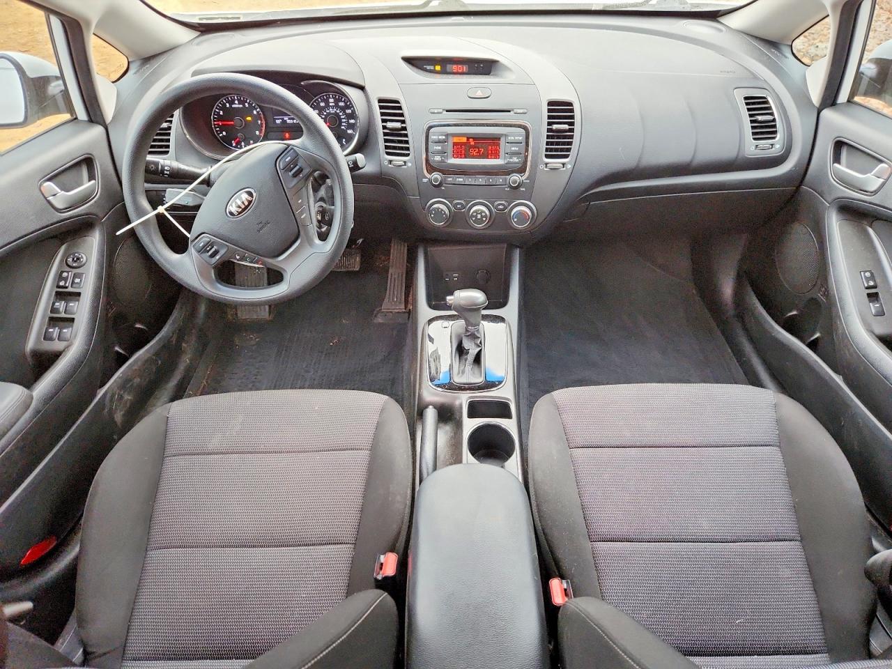2017 KIA FORTE LX photo 8