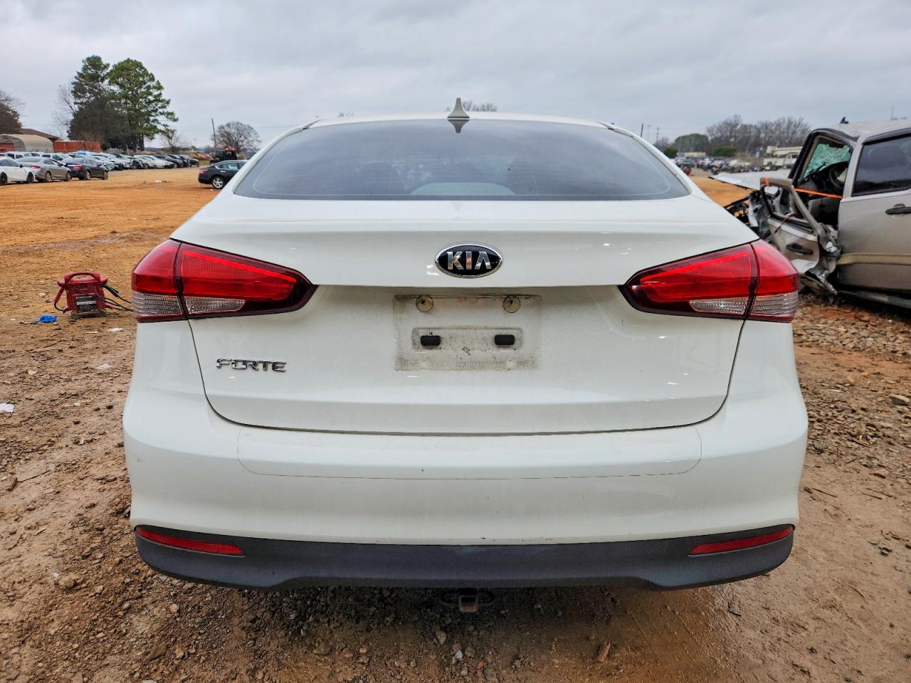 2017 KIA FORTE LX photo 6