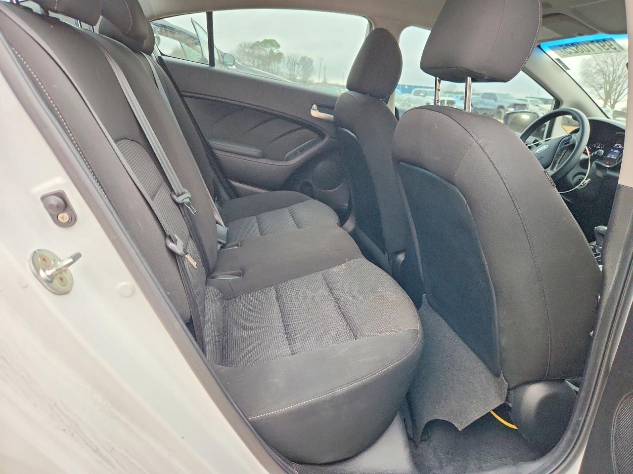 2017 KIA FORTE LX photo 10