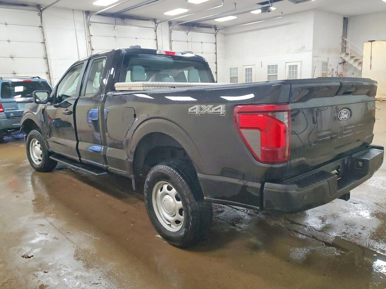2024 FORD F150 XL photo 2