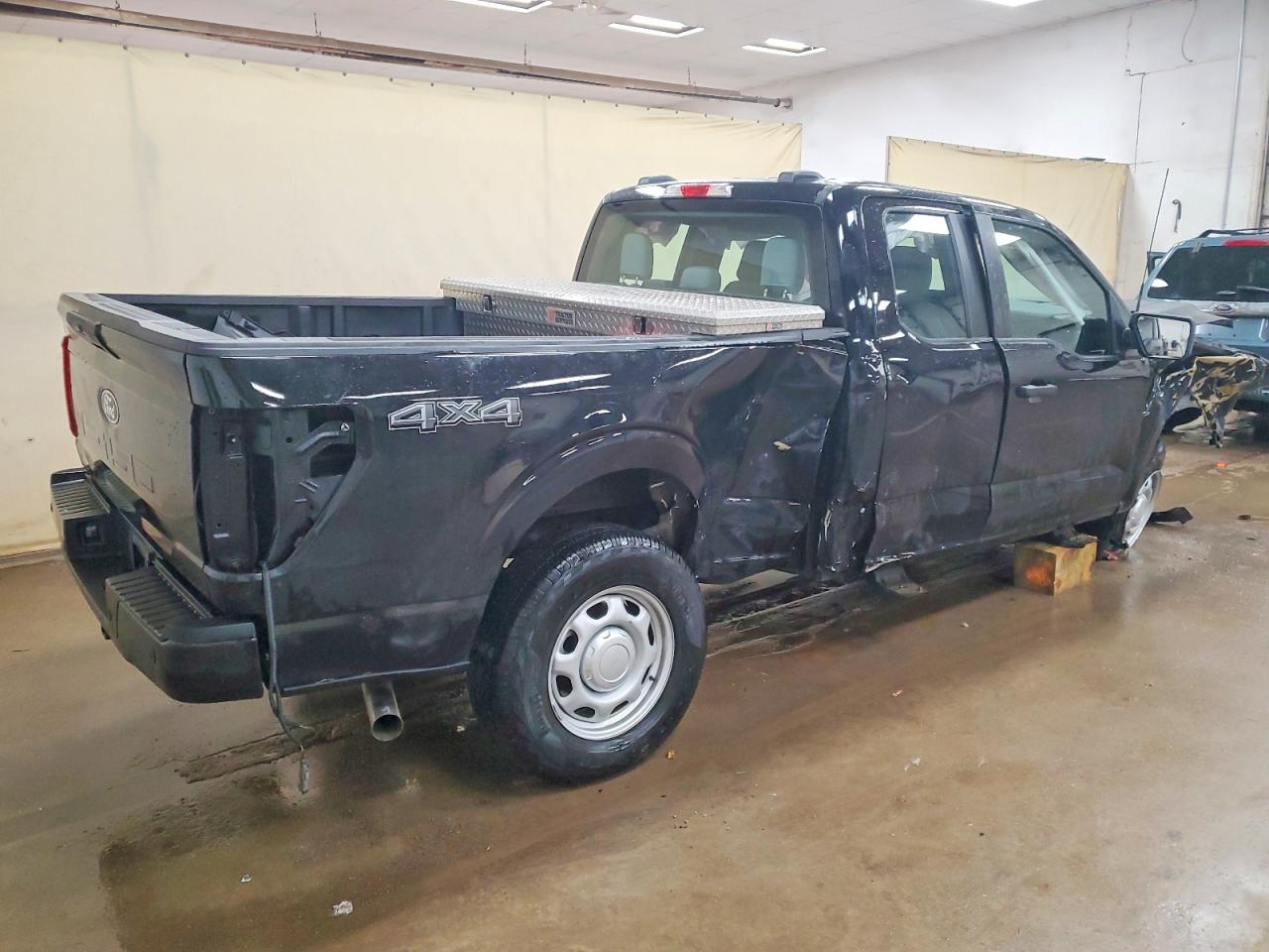 2024 FORD F150 XL photo 3