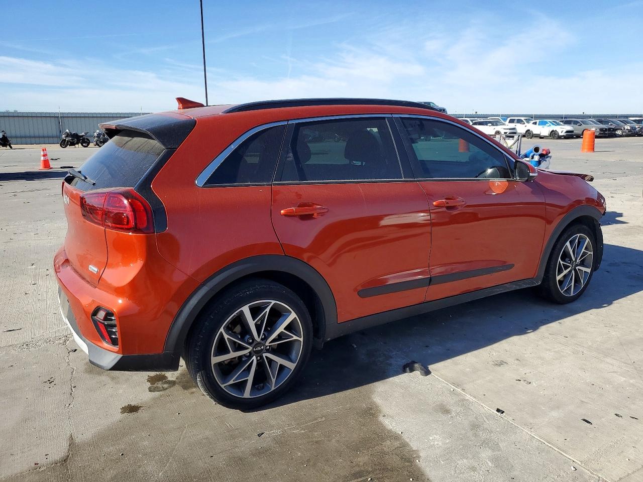 2022 KIA NIRO TOURING SPECIAL EDITION photo 3