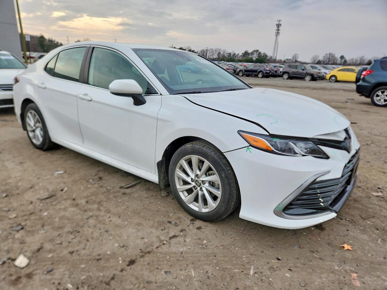 2023 TOYOTA CAMRY LE photo 4
