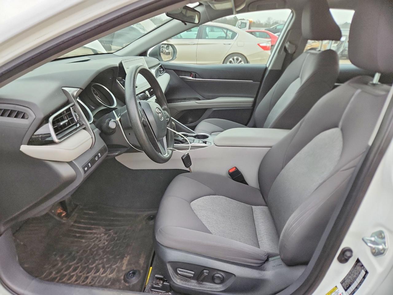 2023 TOYOTA CAMRY LE photo 7