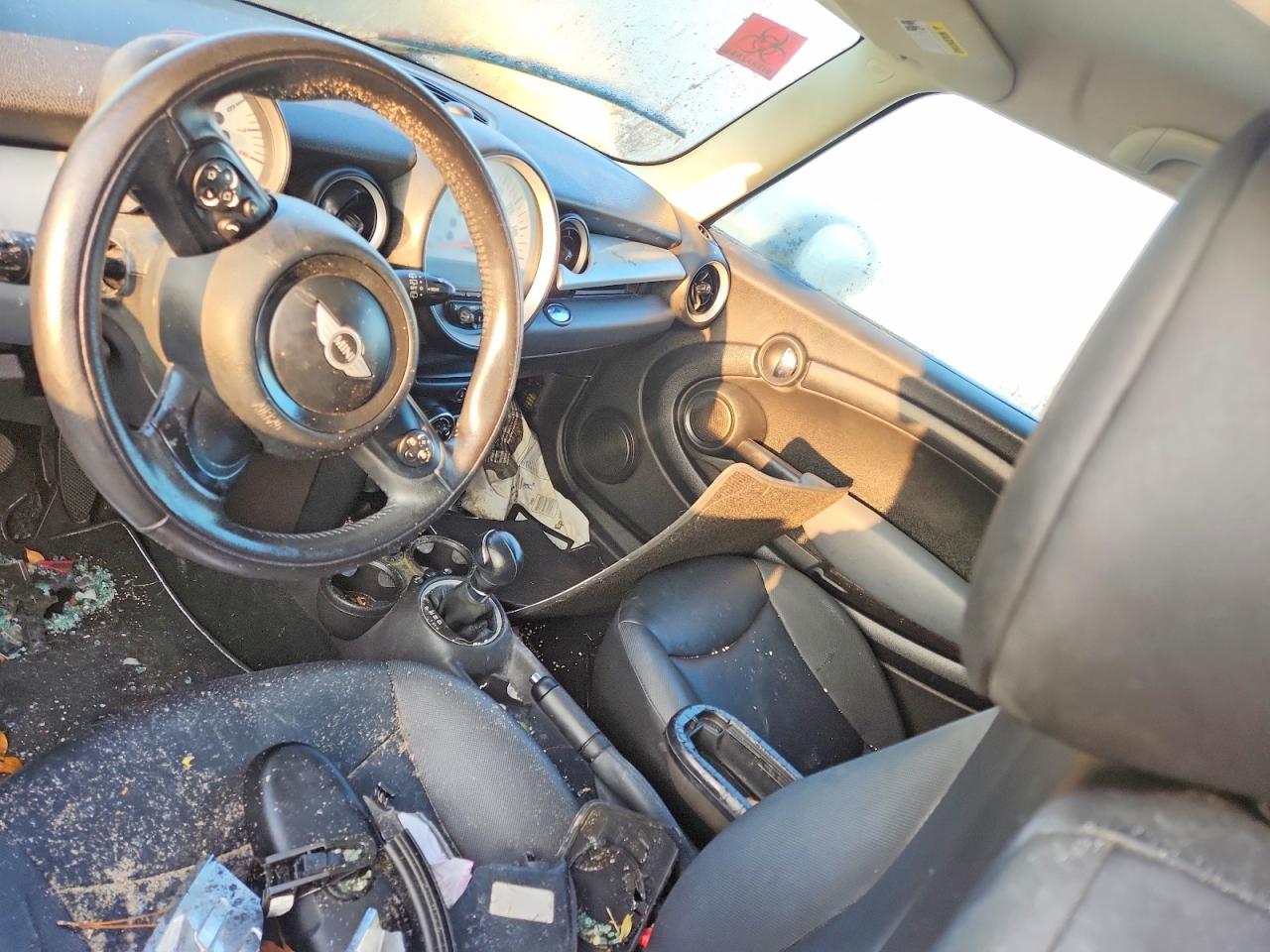 2012 MINI COOPER photo 8