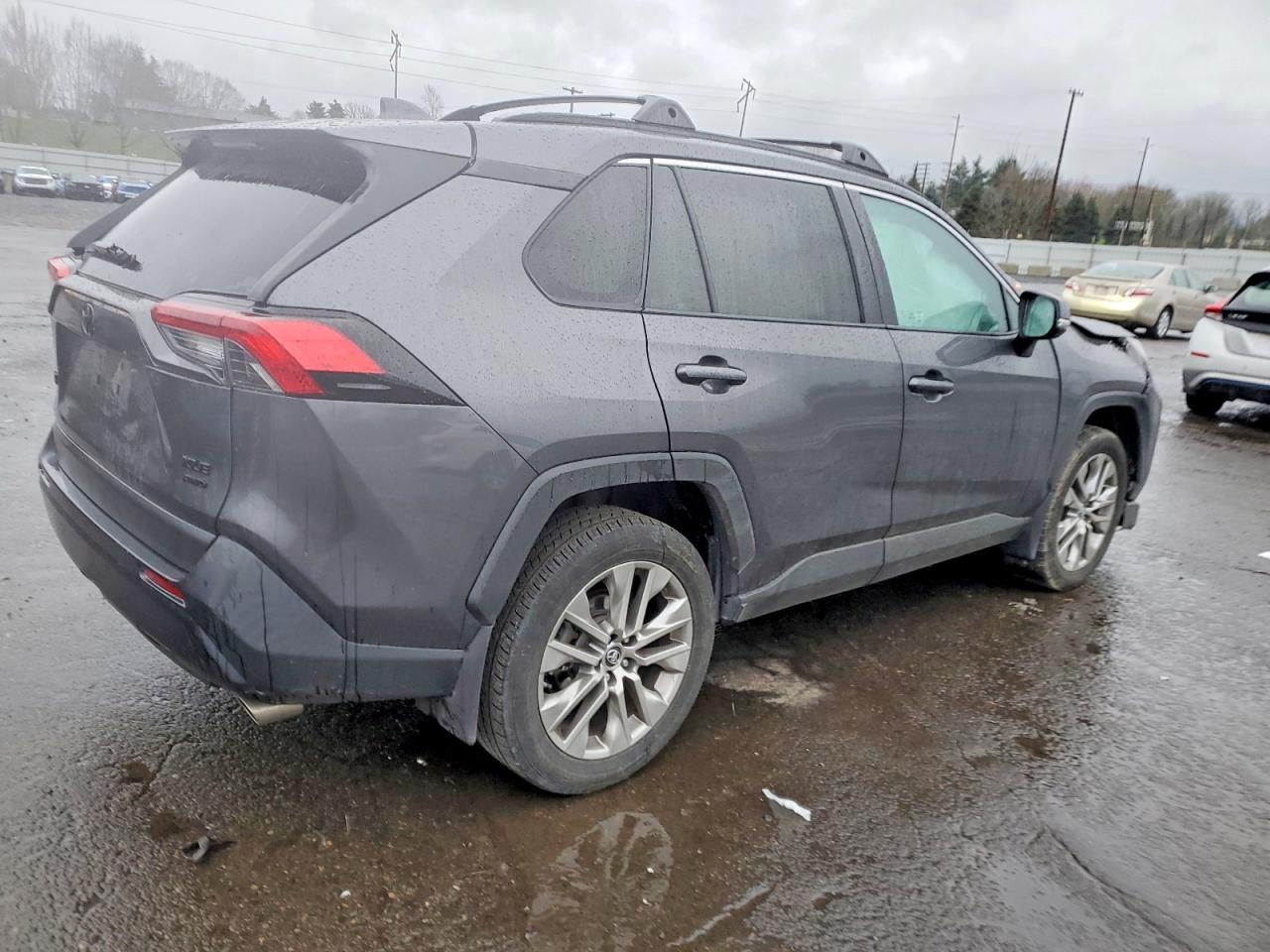 2019 TOYOTA RAV4 XLE PREMIUM photo 3