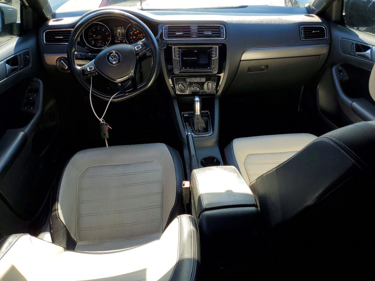 2016 VOLKSWAGEN JETTA SPORT photo 8