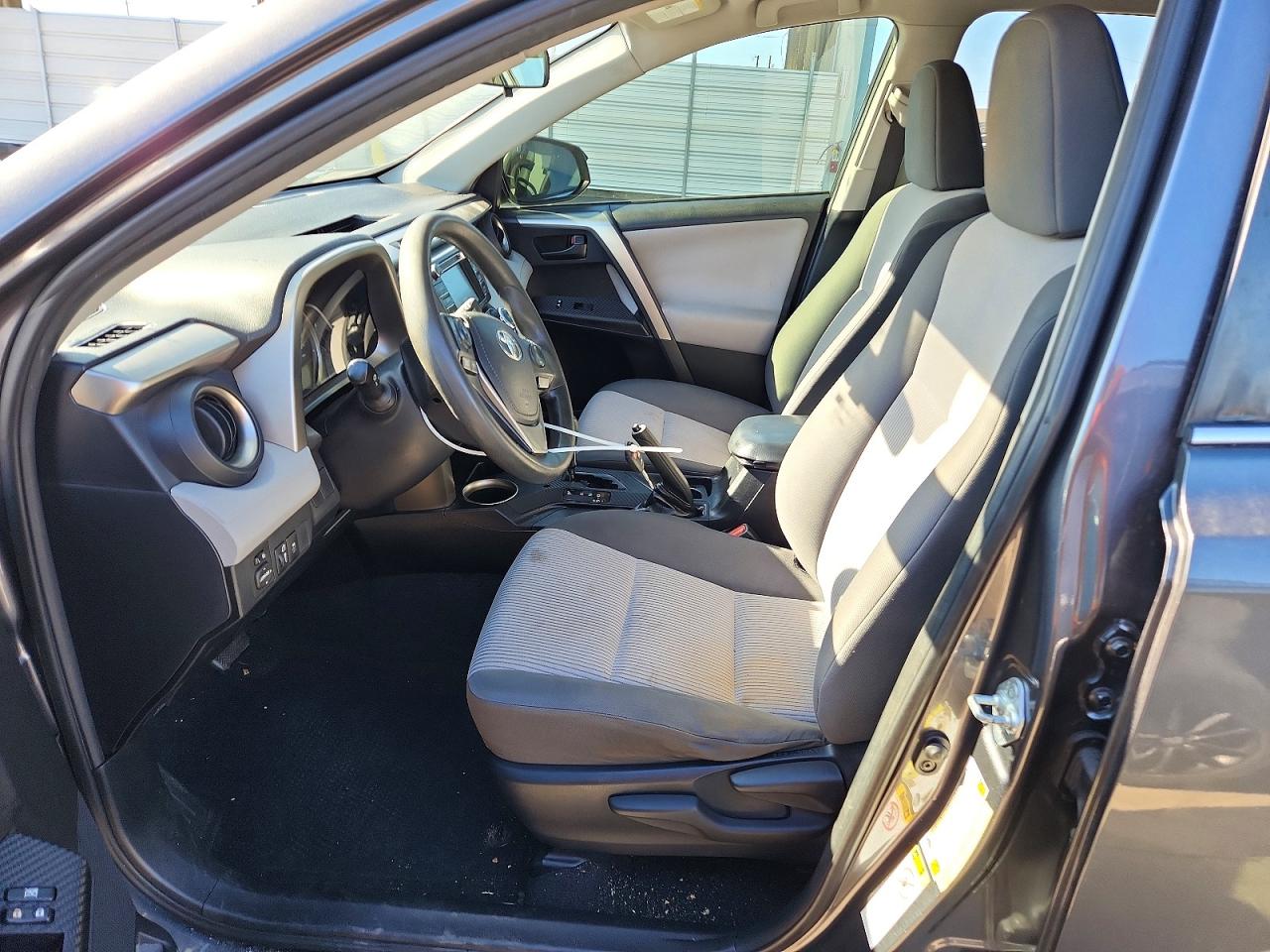 2015 TOYOTA RAV4 LE photo 7