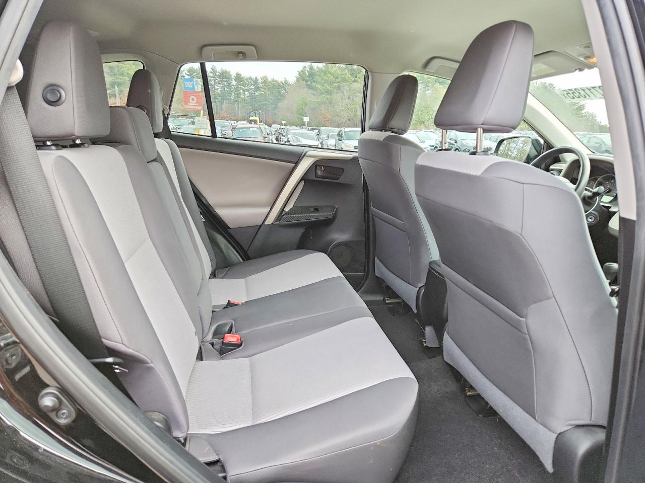 2015 TOYOTA RAV4 LE photo 11
