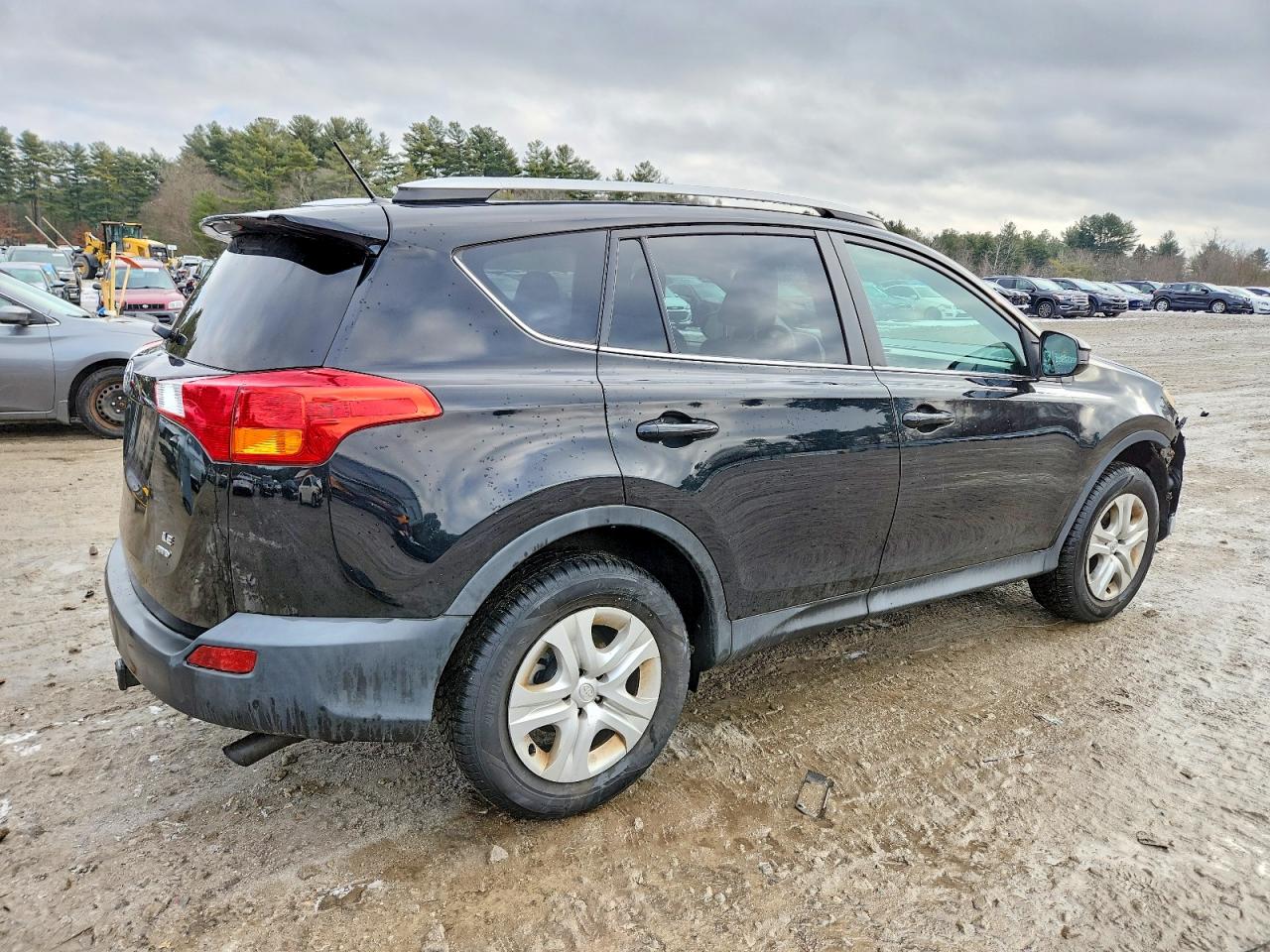 2015 TOYOTA RAV4 LE photo 3