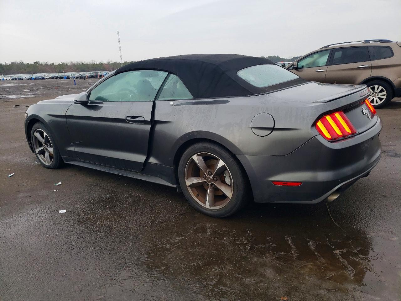 2015 FORD MUSTANG photo 2