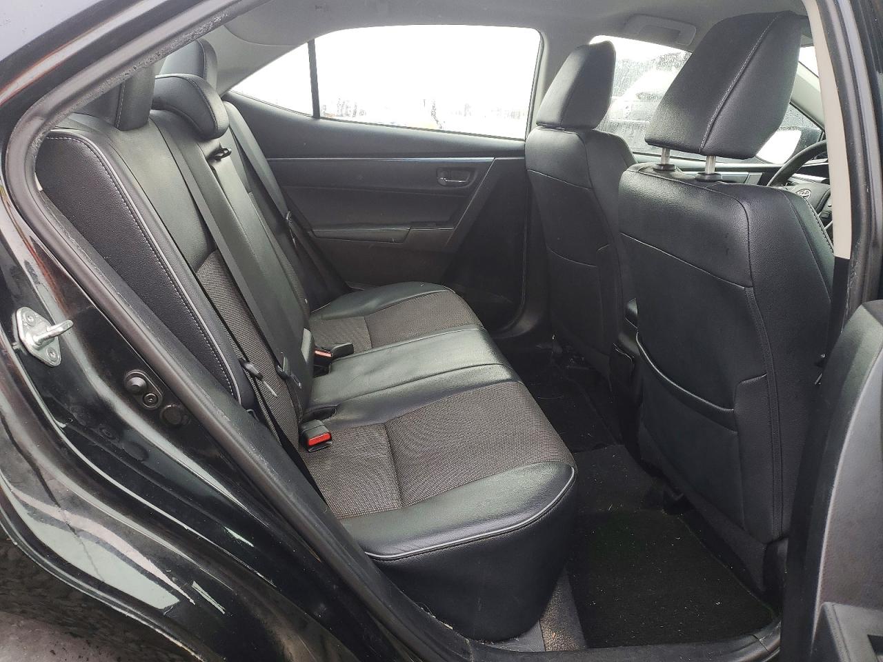 2015 TOYOTA COROLLA L photo 10