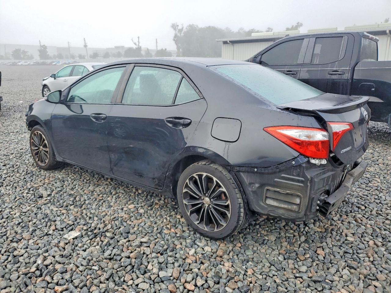 2015 TOYOTA COROLLA L photo 2