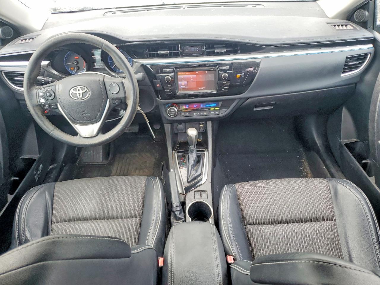 2015 TOYOTA COROLLA L photo 8