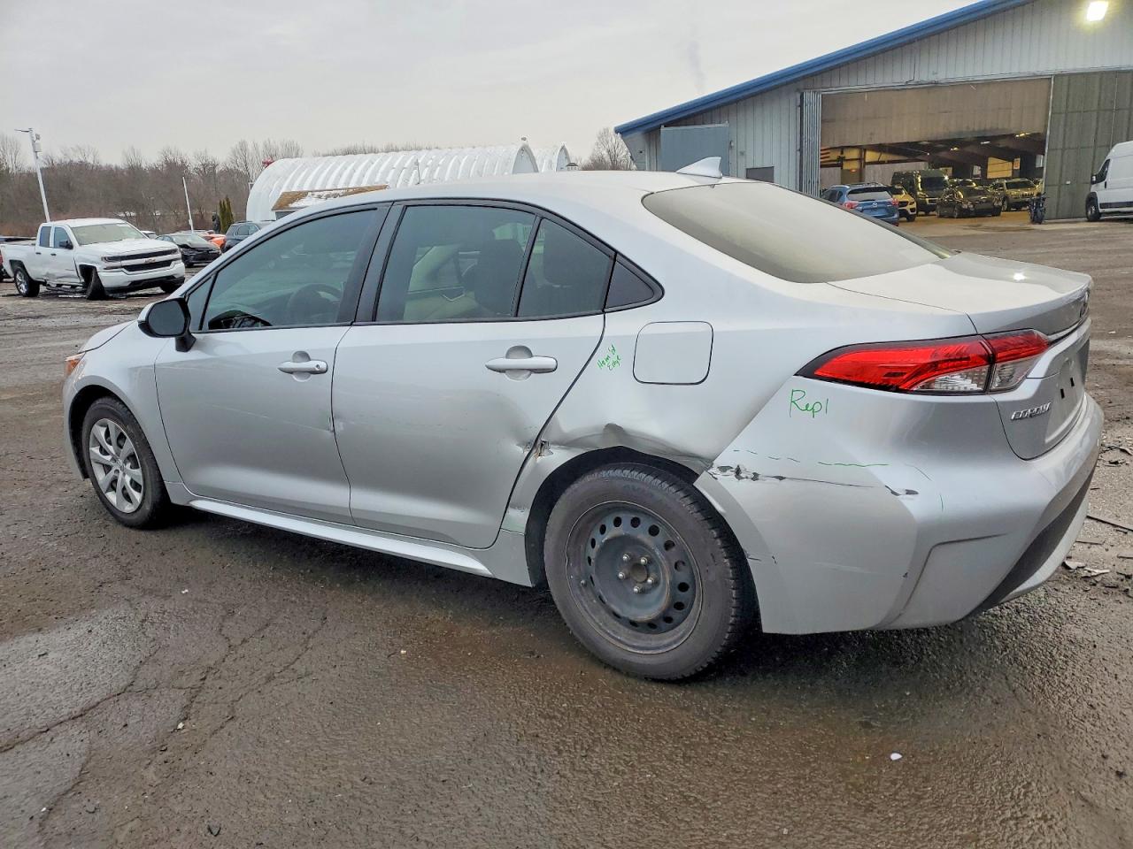 2020 TOYOTA COROLLA LE photo 2