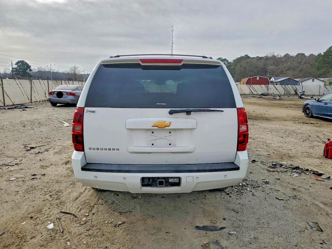 2013 CHEVROLET SUBURBAN C1500 LT photo 6