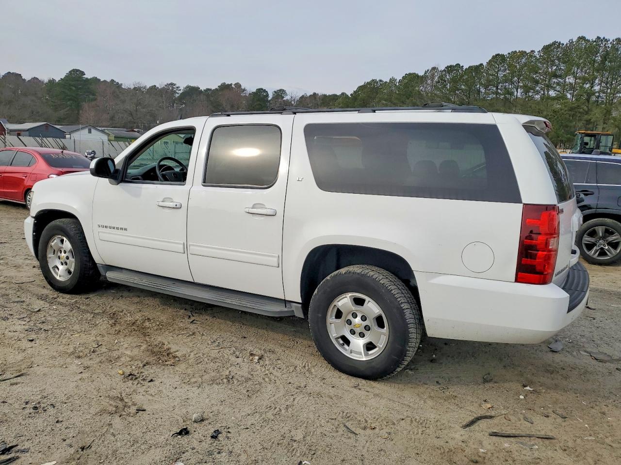 2013 CHEVROLET SUBURBAN C1500 LT photo 2