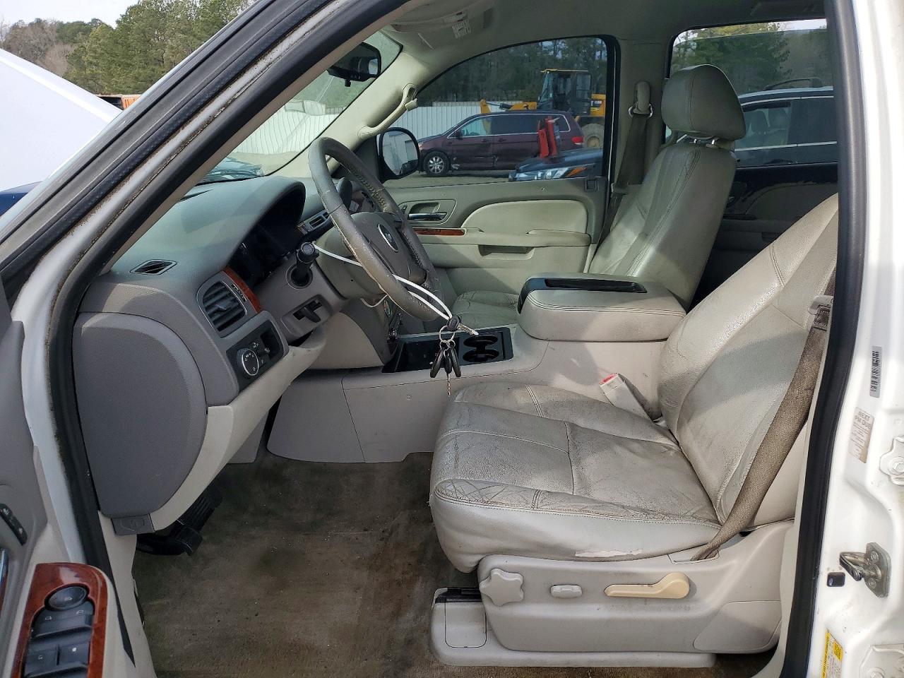 2013 CHEVROLET SUBURBAN C1500 LT photo 7