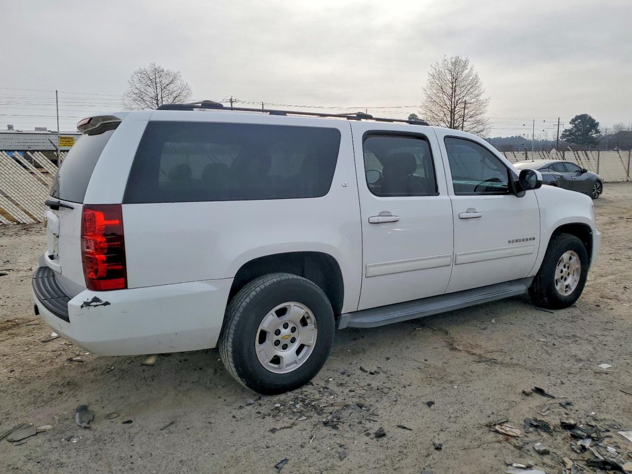 2013 CHEVROLET SUBURBAN C1500 LT photo 3