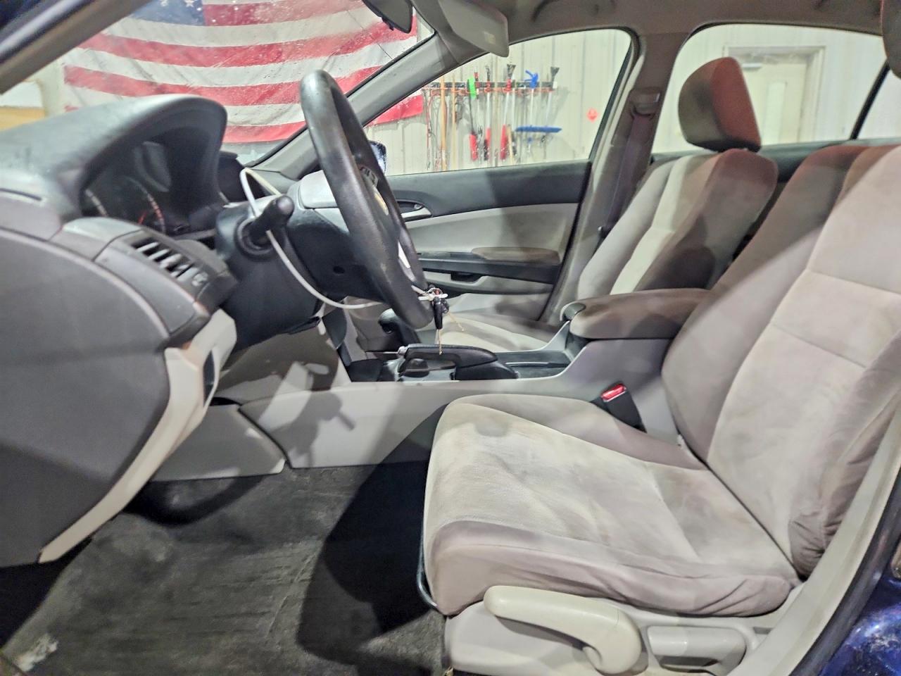 2009 HONDA ACCORD LX photo 7