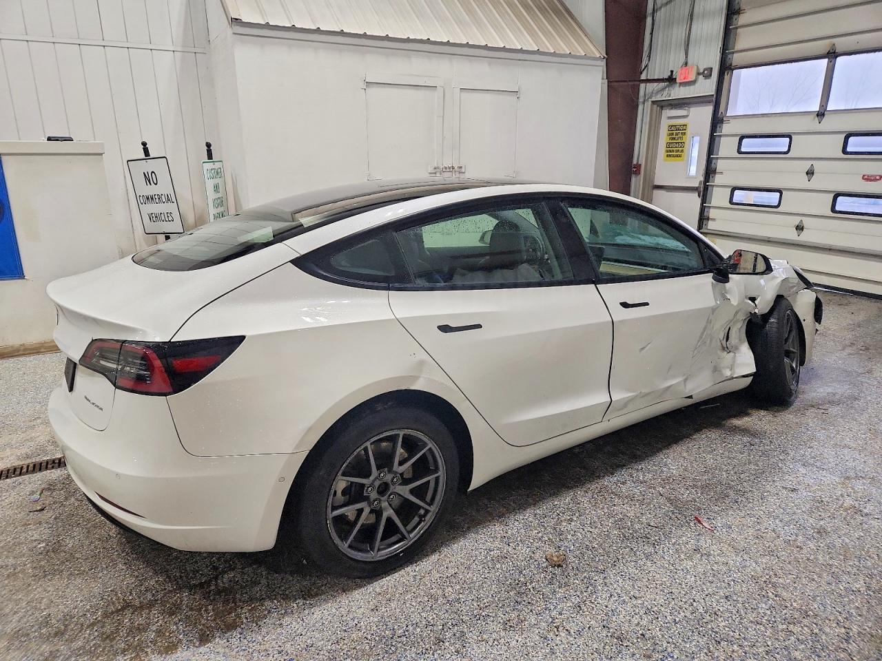2022 TESLA MODEL 3 photo 3
