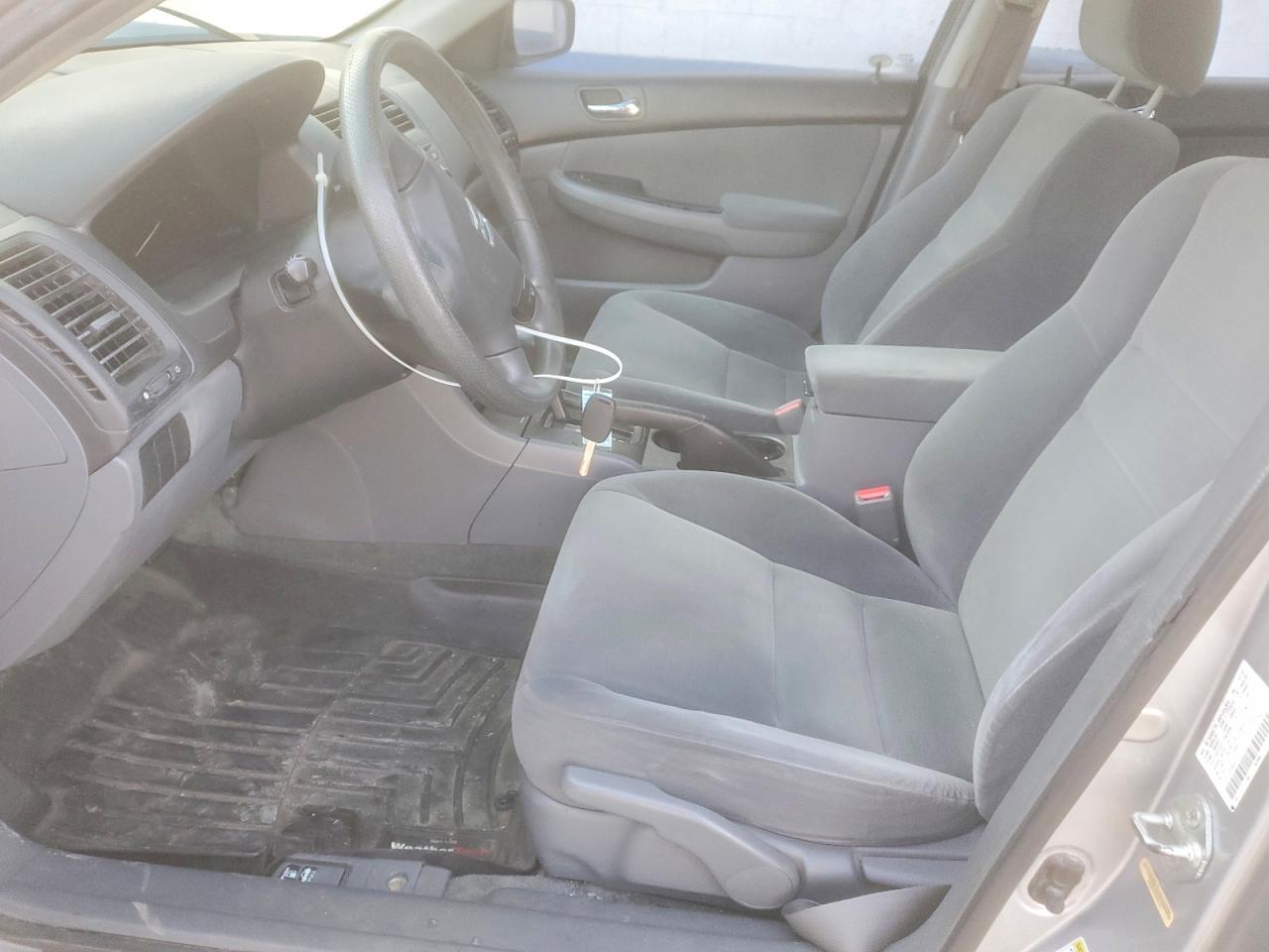 2007 HONDA ACCORD LX photo 7