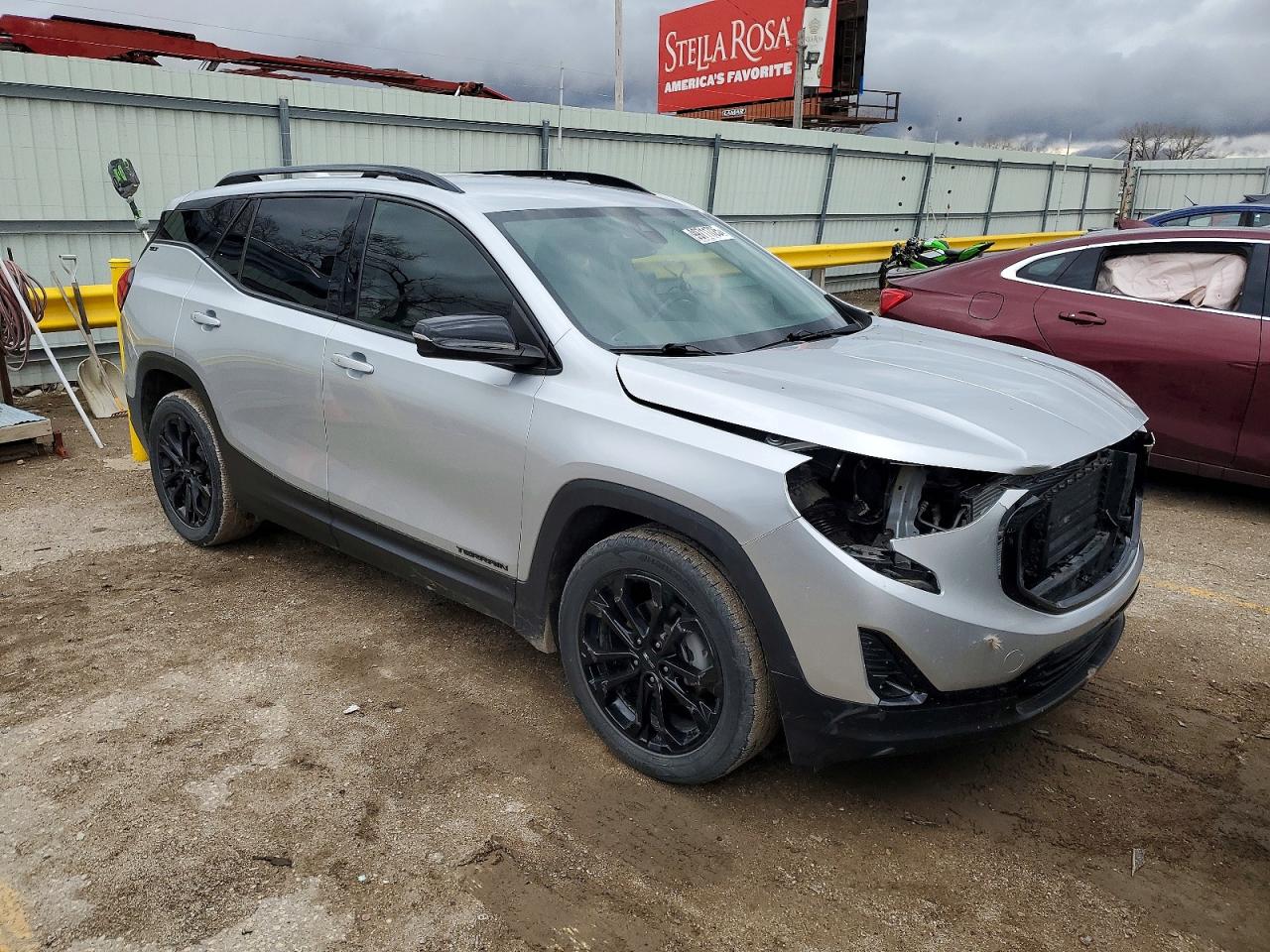 2020 GMC TERRAIN SLT photo 4