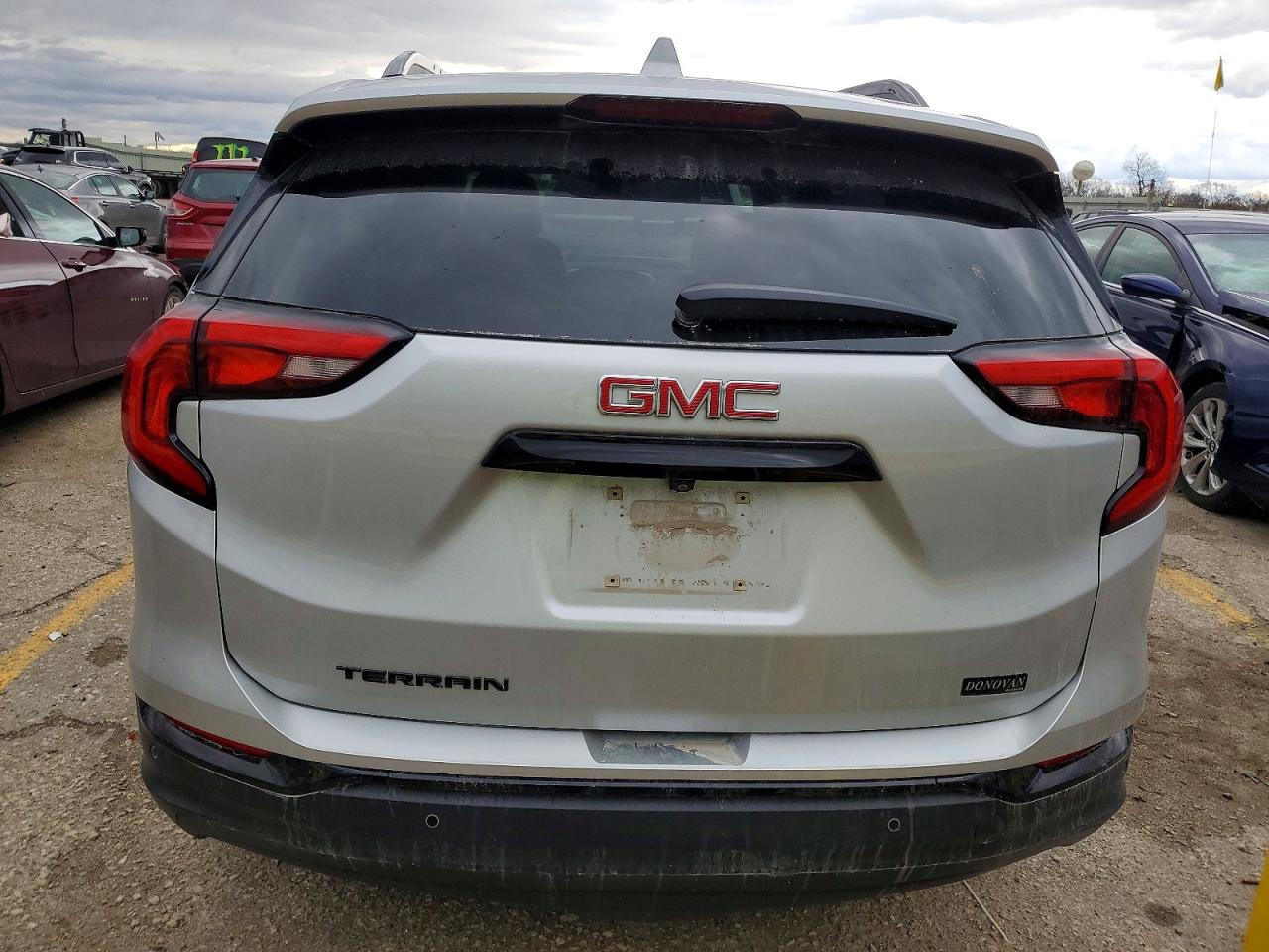 2020 GMC TERRAIN SLT photo 6
