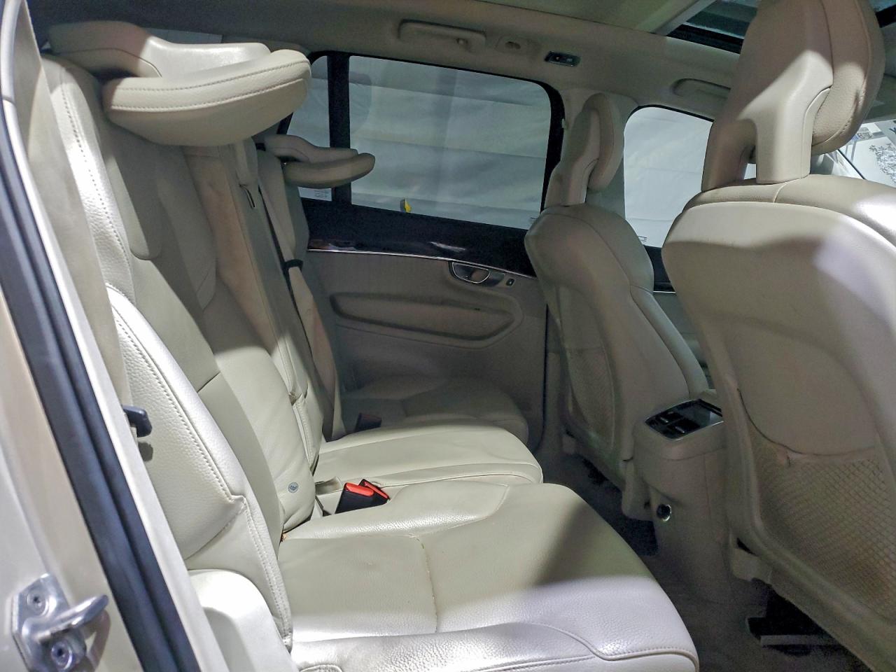 2016 VOLVO XC90 T6 photo 10