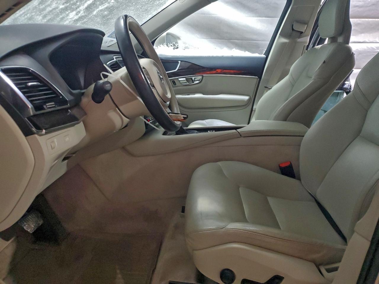 2016 VOLVO XC90 T6 photo 7