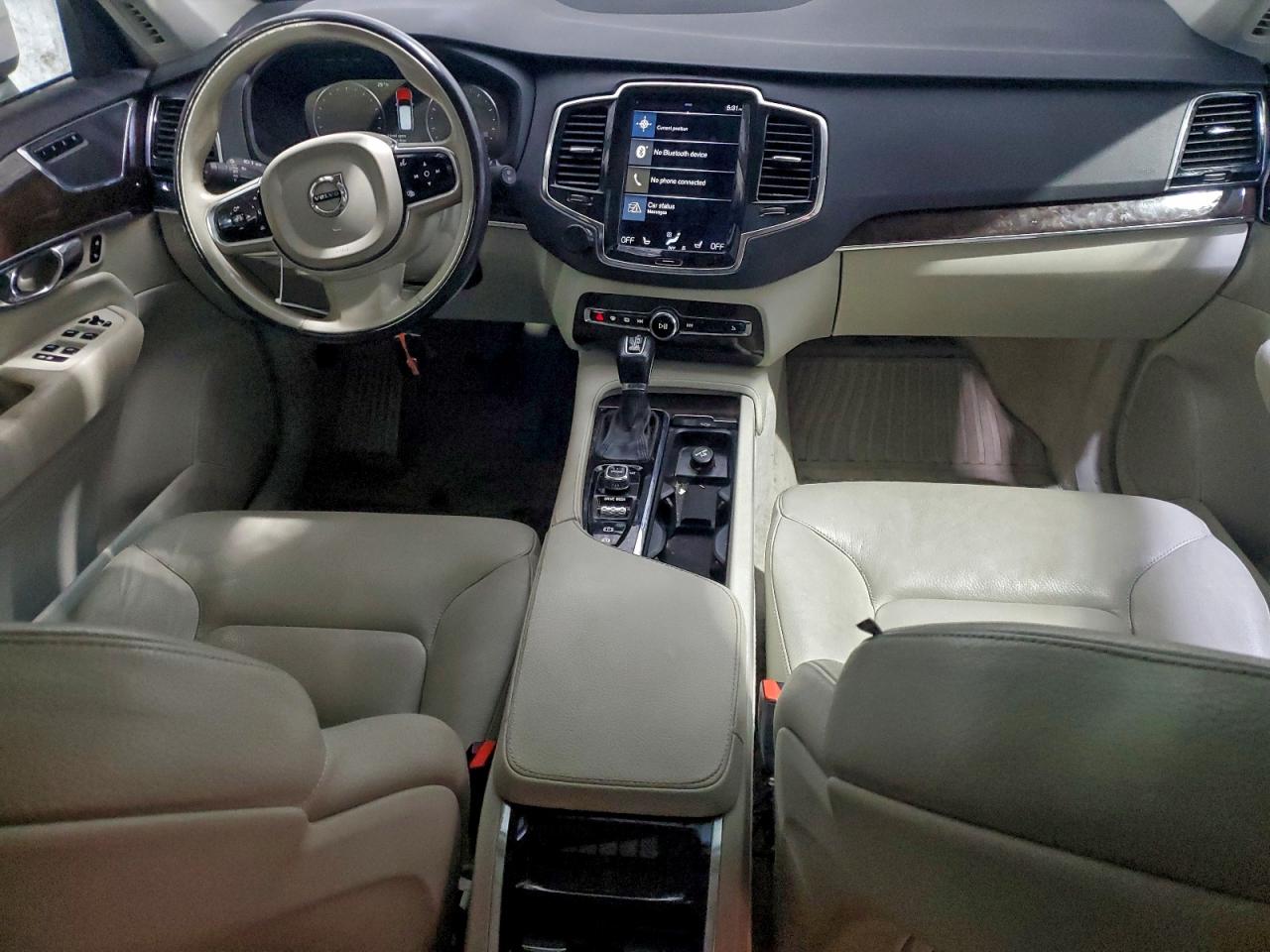 2016 VOLVO XC90 T6 photo 8