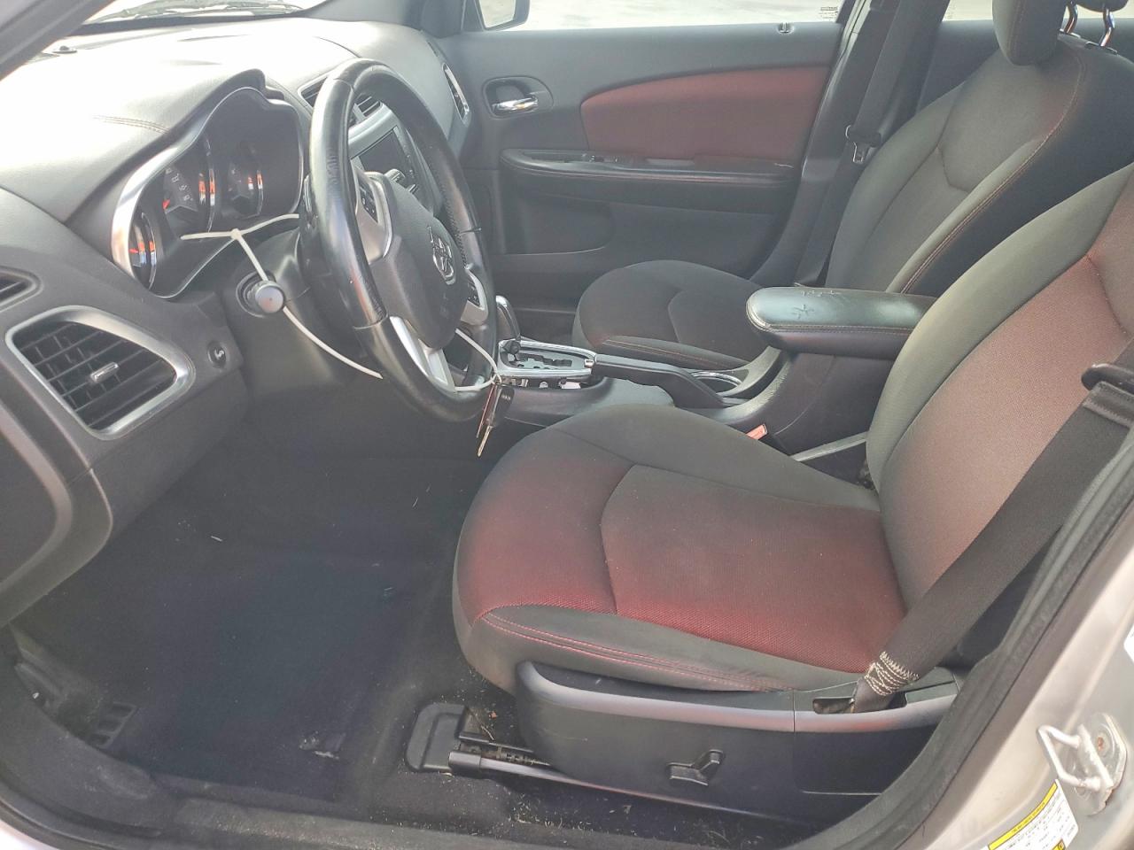 2012 DODGE AVENGER SXT photo 25