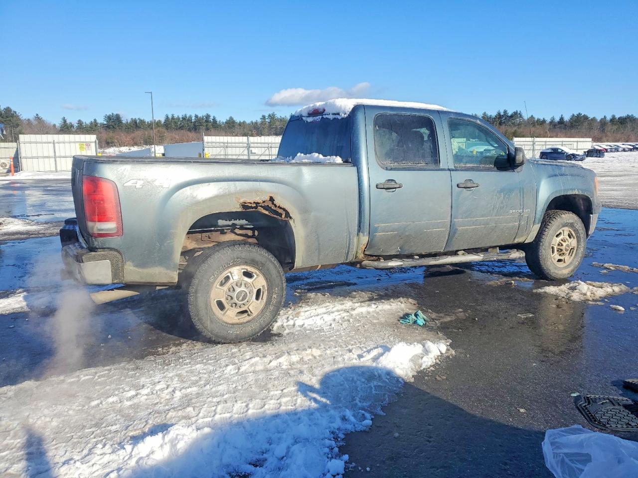 2011 GMC SIERRA K2500 SLE photo 3