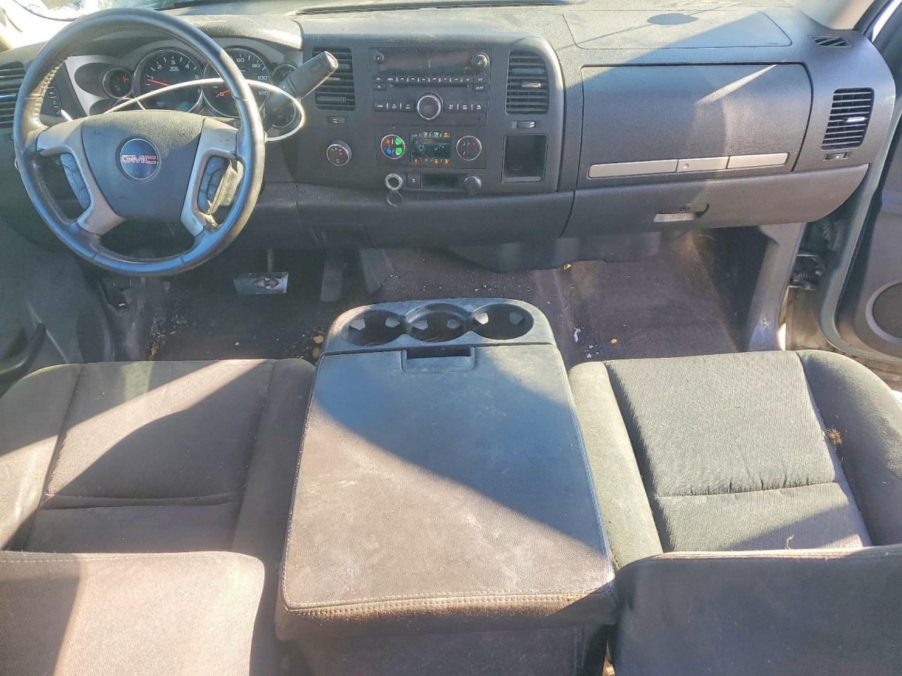 2011 GMC SIERRA K2500 SLE photo 8