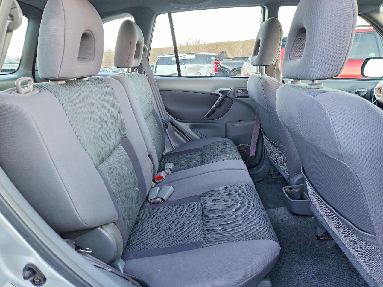 2001 TOYOTA RAV4 photo 11